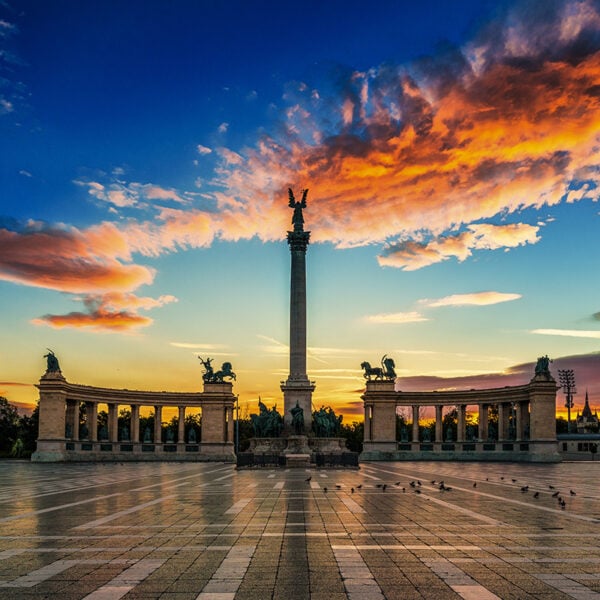 Piazza degli Eroi all'alba, Budapest