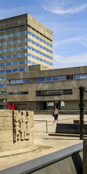 Municipio e statua della Libertà di Eindhoven