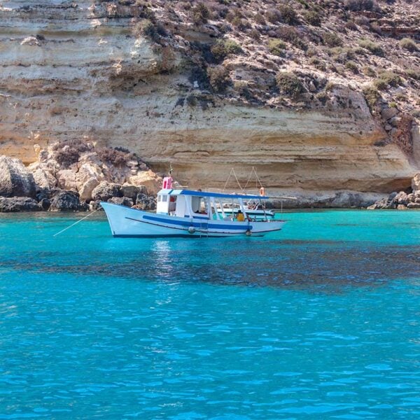 Barche ormeggiate al largo di Lampedusa