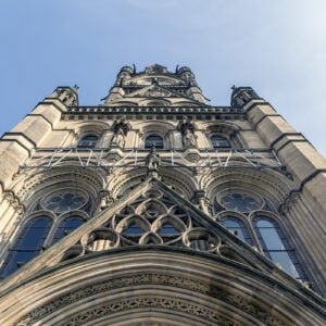 Vista della facciata del municipio di Manchester